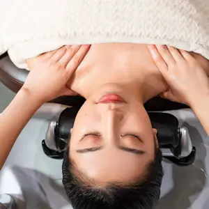 首肩デコルテマッサージorアイケアマッサージ